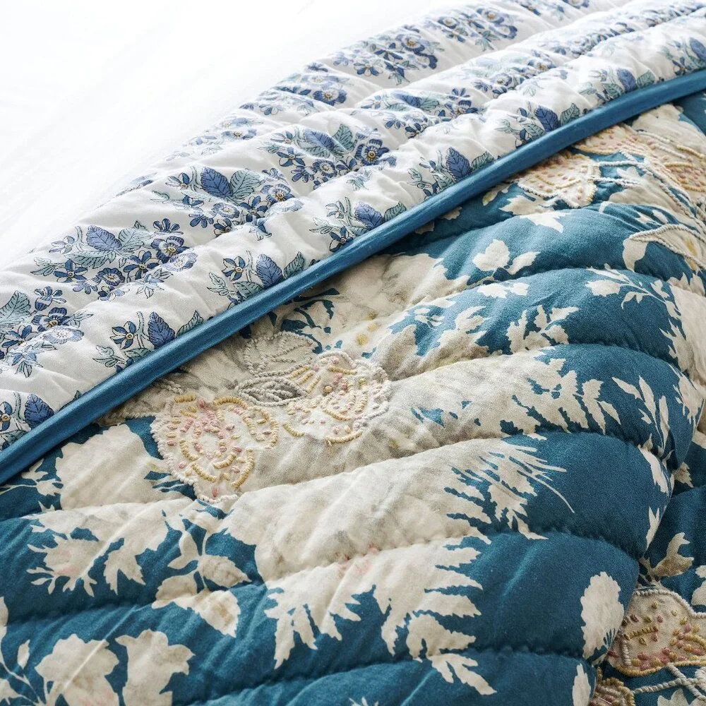 Pottery Barn Bethany Floral Embroidered Reversible Quilt + 2 Standard Shams NWT